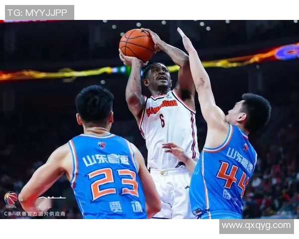 吾米提江助力上海海港逆转局势展现球队团结拼搏精神 吾米提江助力上海海港逆转局势展现球队团结拼搏精神